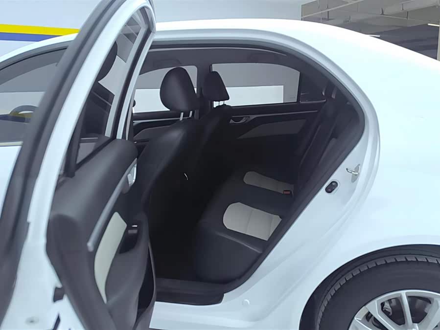 GEELY Vision 2020 car image #12