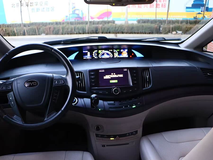 BYD e6 2016 #12 BYD e6 2016 car image #12