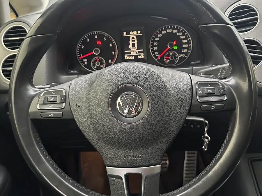 Volkswagen Golf (Imported) 2013 изображение автомобиля #12