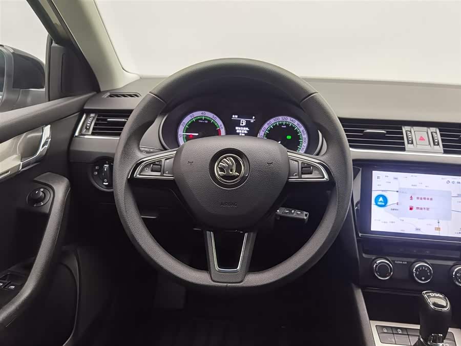 Skoda Octavia 2019 car image #12
