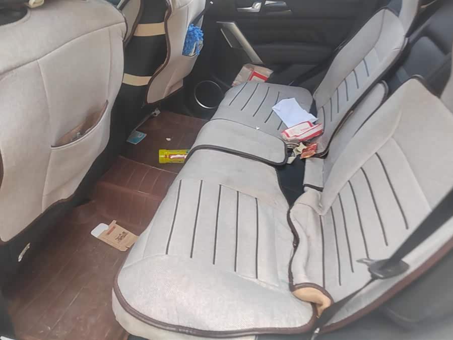 Haval H2 2015 car image #12