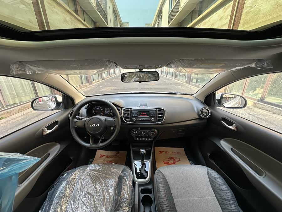 Kia Pegas 2024 image de voiture #12