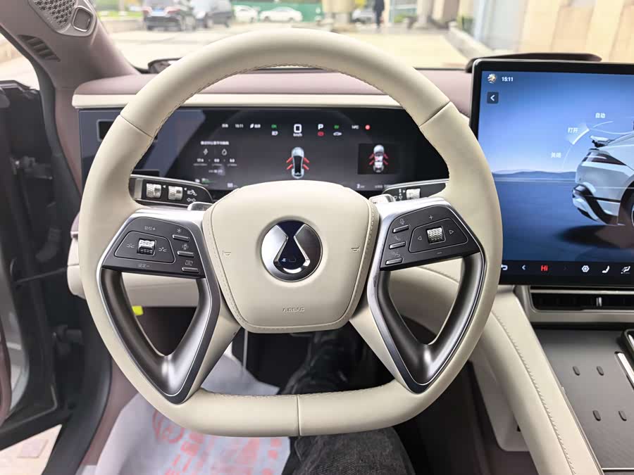 Denza Z9GT 2024 car image #12