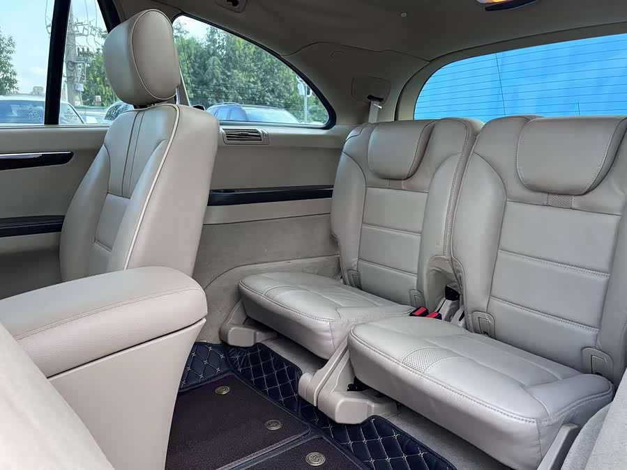 Mercedes-Benz R Class 2011 car image #12