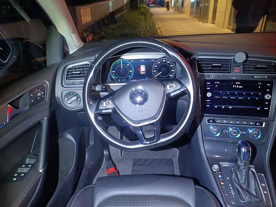 Volkswagen Golf New Energy (Imported) 2018 صورة سيارة #12