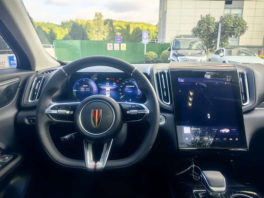 HongQi HS3 PHEV 2024 #12 HongQi HS3 PHEV 2024 car image #12