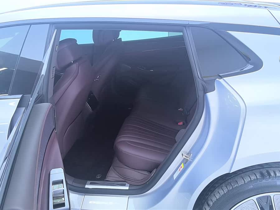 Denza Z9GT 2024 #12 Denza Z9GT 2024 car image #12