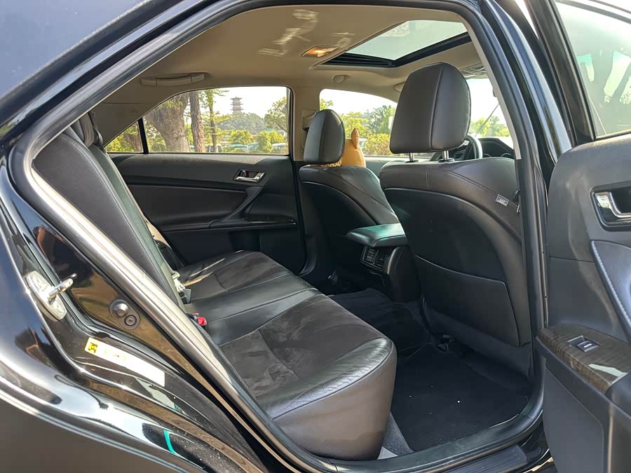 Toyota Reiz 2013 immagine di auto #12