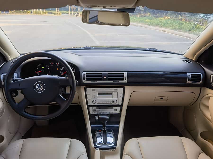 Volkswagen Passat Lingyu 2010 #12 Volkswagen Passat Lingyu 2010 car image #12