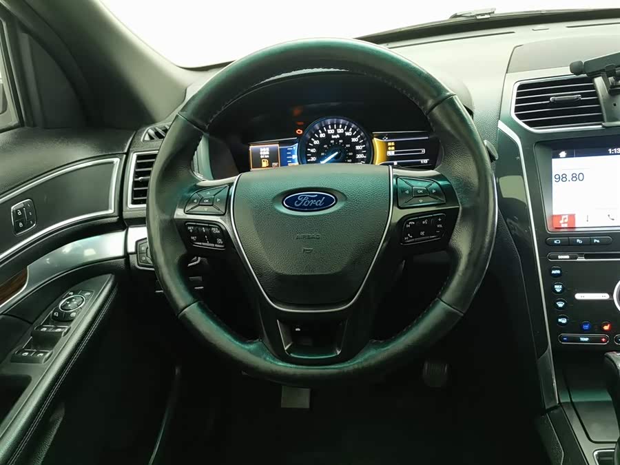 Ford Explorer (Imported) 2017 car image #12