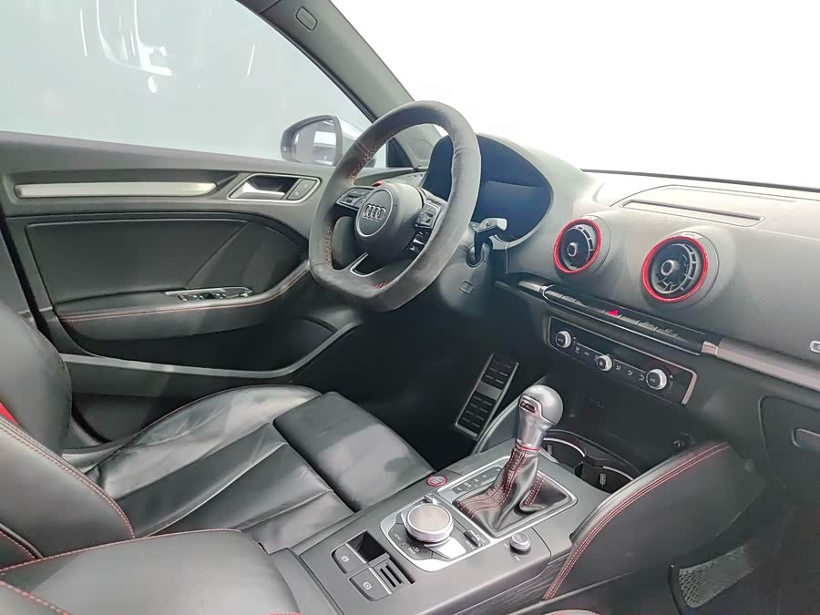 Audi S3 2018 car image #12