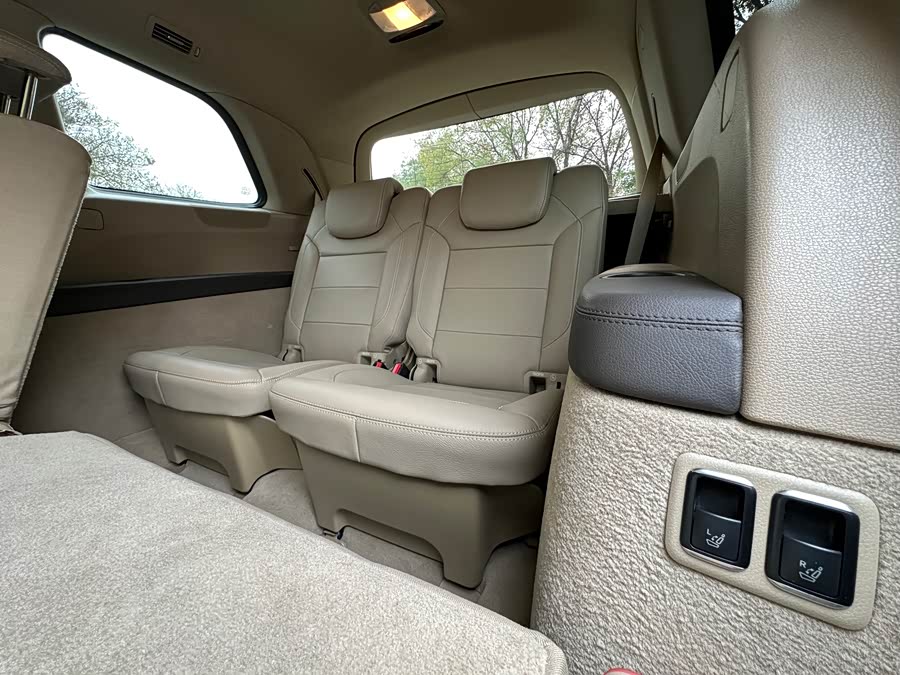 Mercedes-Benz GL Class 2015 car image #12