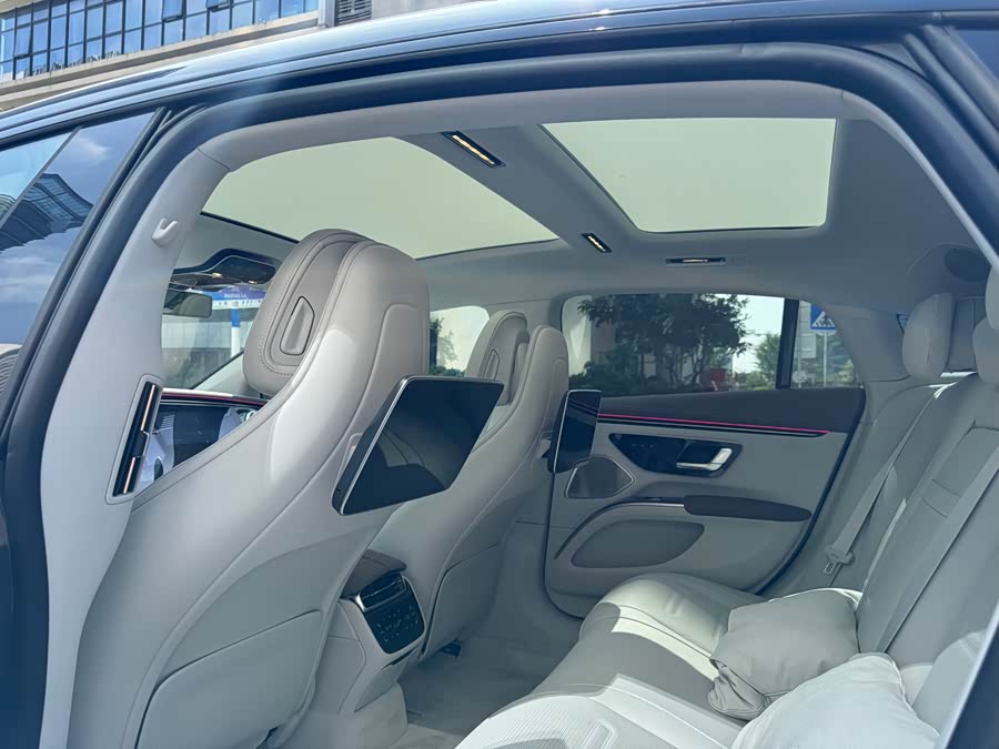 Mercedes-Benz EQS AMG 2024 #12 Mercedes-Benz EQS AMG 2024 car image #12