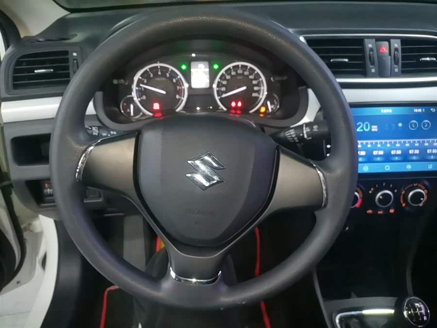 Suzuki Ciaz 2017 изображение автомобиля #12