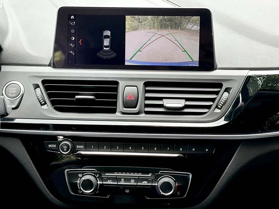 BMW 1 Series 2019 immagine di auto #12