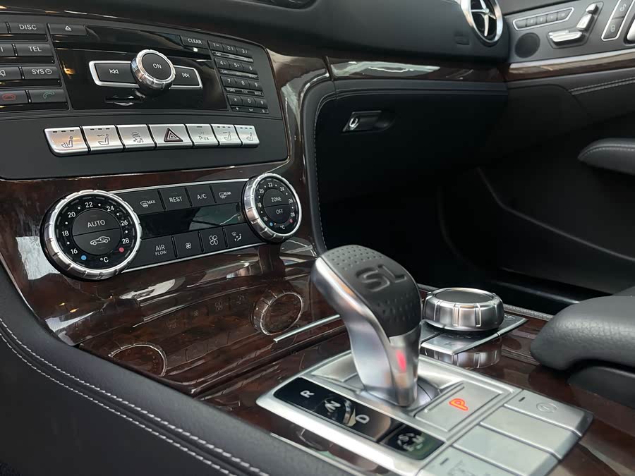 Mercedes-Benz SL Class 2016 car image #12