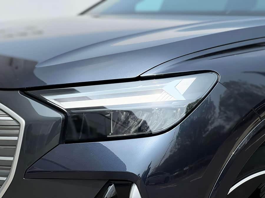 Audi Q4 e-tron 2025 imagen de coche #12