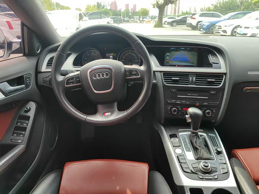 Audi S5 2011 car image #12