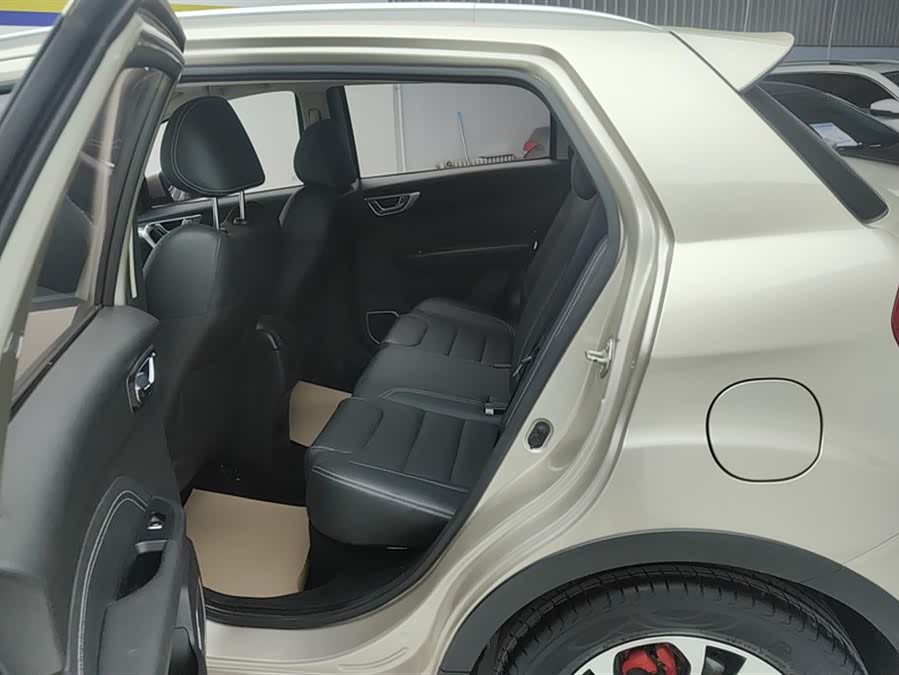 GEELY Vision X3 2019 immagine di auto #12