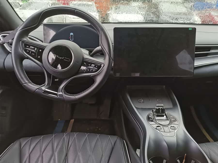 BYD Seal 2024 car image #12