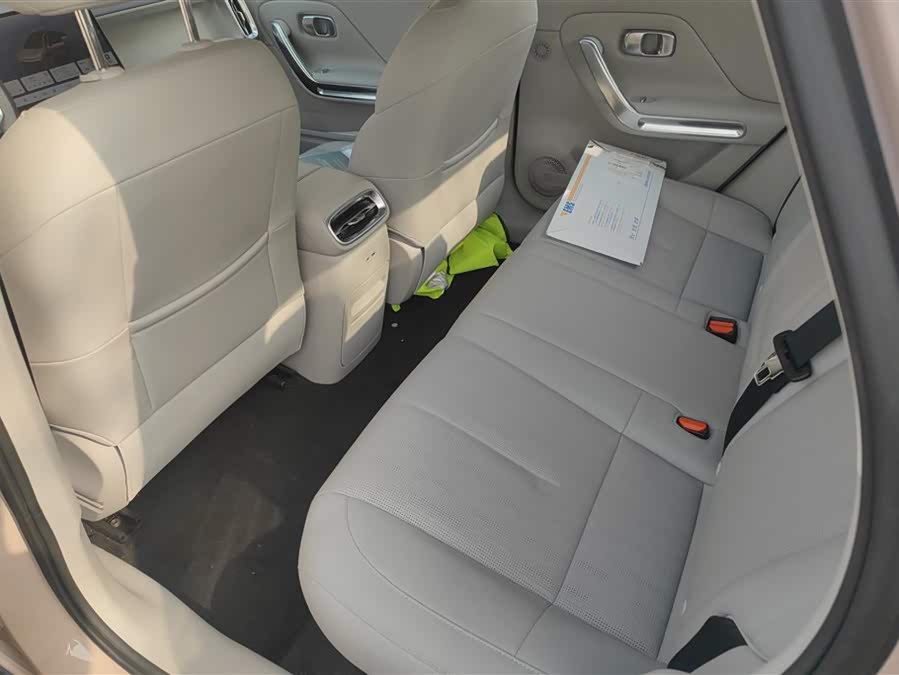 零跑汽车 零跑B01 2025 汽车图片 #12