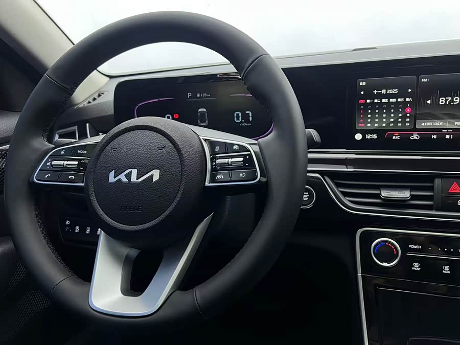 Kia Seltos 2023 car image #12
