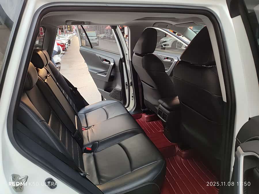 Toyota RAV4 2020 car image #12