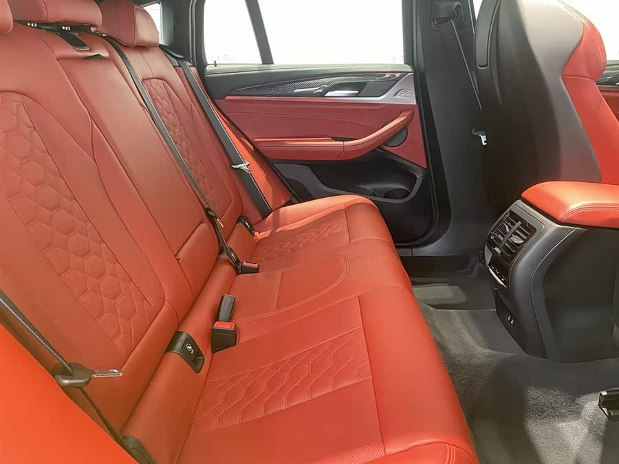 BMW X4 M 2023 immagine di auto #12