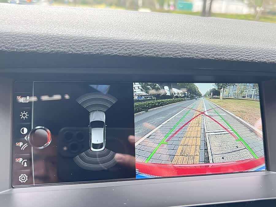 BMW X4 2017 car image #12