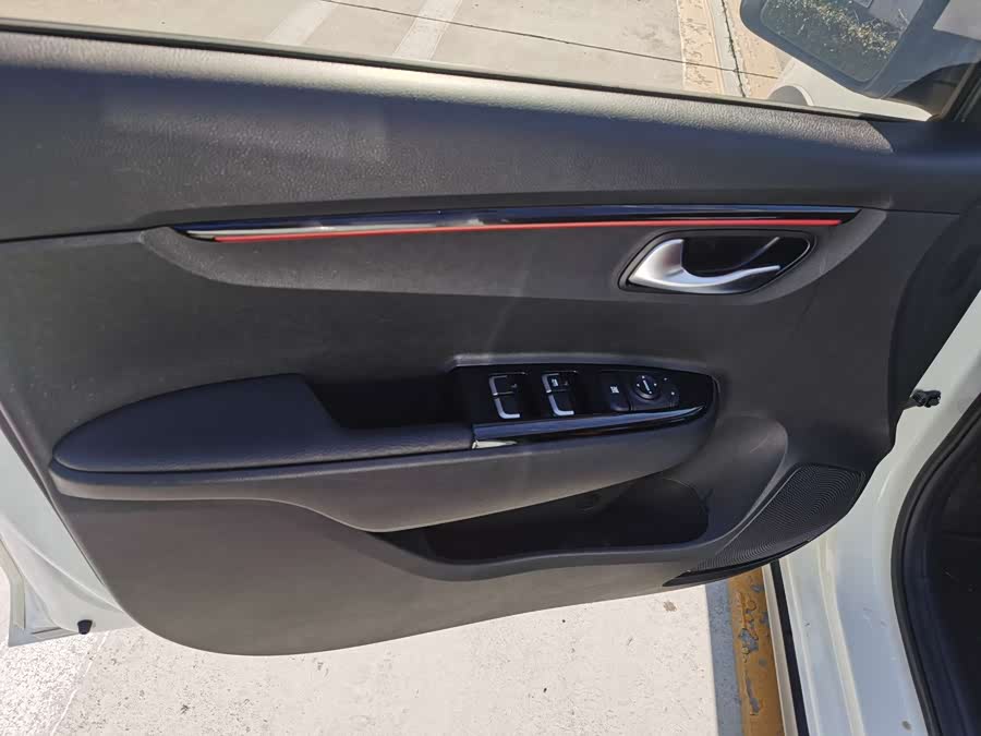 Kia Rio Cross 2018 صورة سيارة #12