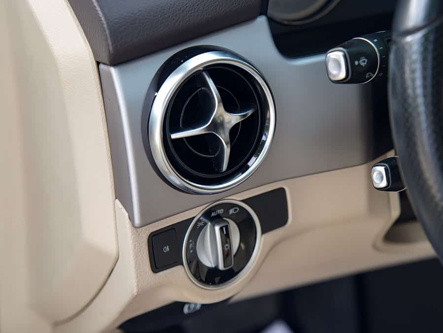 Mercedes-Benz GLK Class 2015 immagine di auto #12