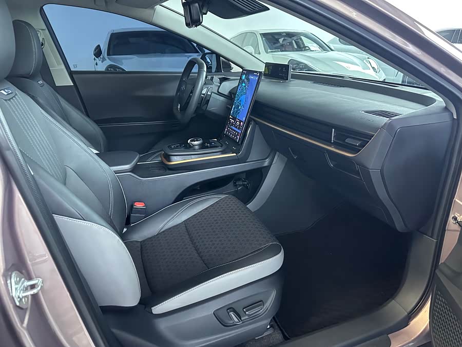 BYD e1 2023 immagine di auto #12