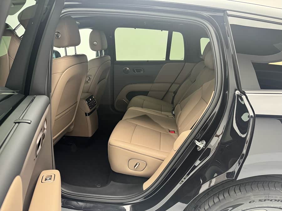 理想汽车 理想i6 2025 汽车图片 #12