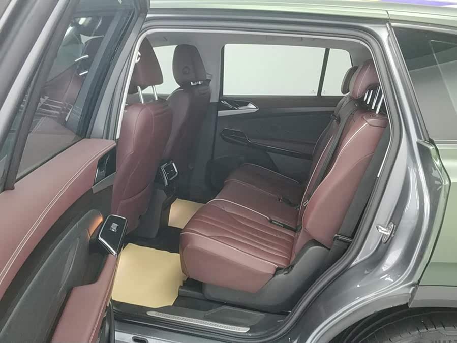 Volkswagen ID.6 X 2022 car image #12