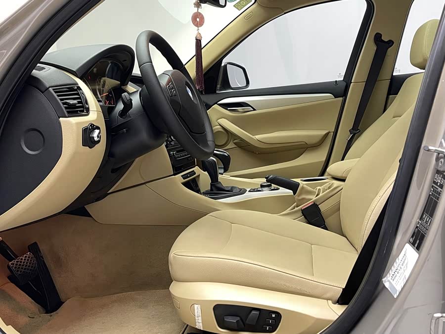 BMW X1 (Imported) 2013 car image #12