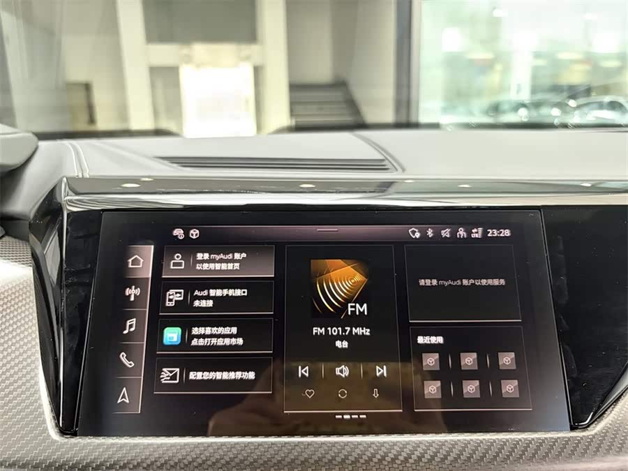 Audi RS e-tron GT car image #12