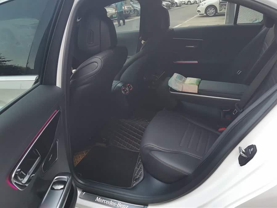 Mercedes-Benz C Class New Energy 2025 car image #12