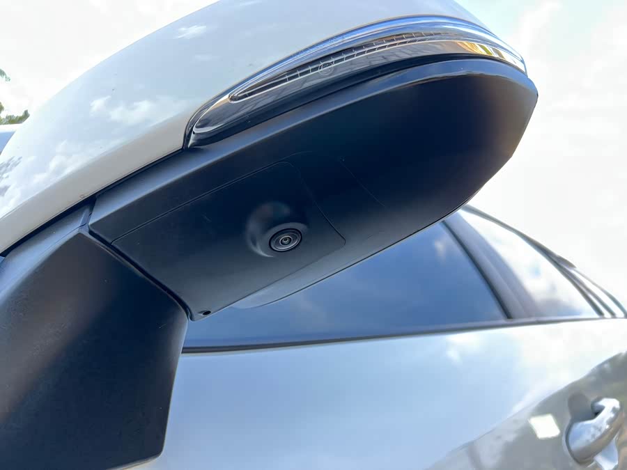 Toyota RAV4 2025 car image #12