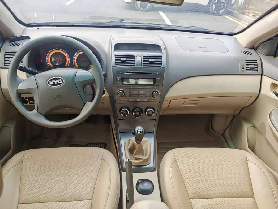 BYD L3 2013 car image #12