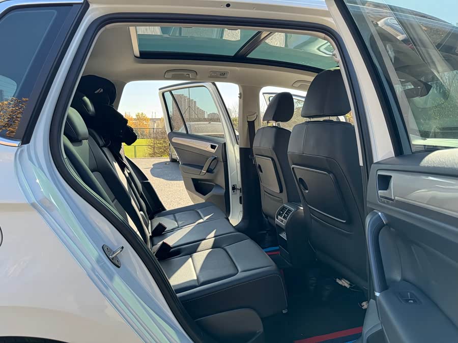 Volkswagen Golf Sportsvan 2020 car image #12