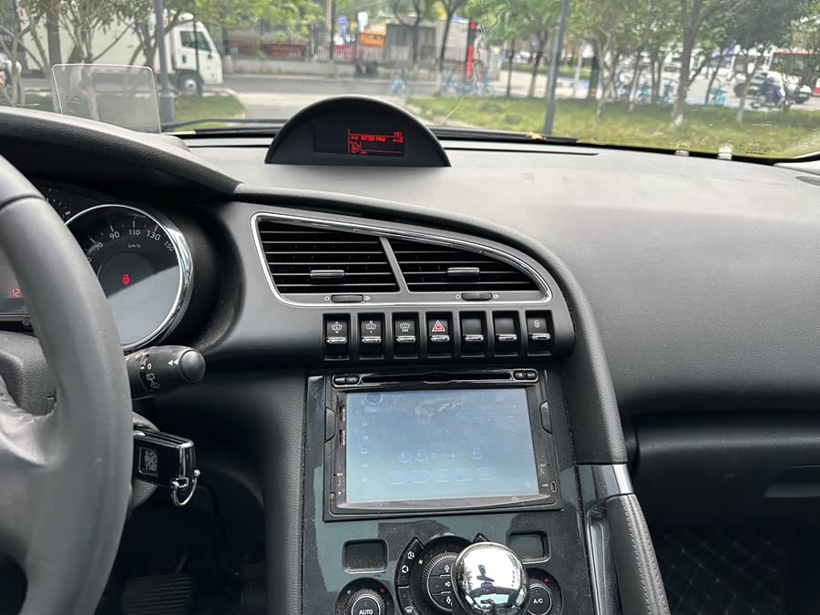 标致 标致3008(进口) 2012 汽车图片 #12