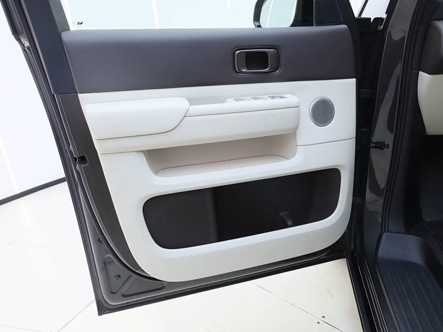 理想汽车 理想MEGA 2024 汽车图片 #12