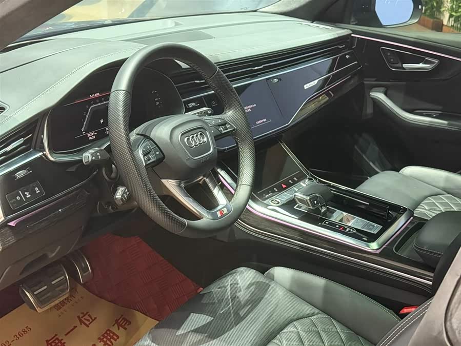 Audi Q8 2021 car image #12