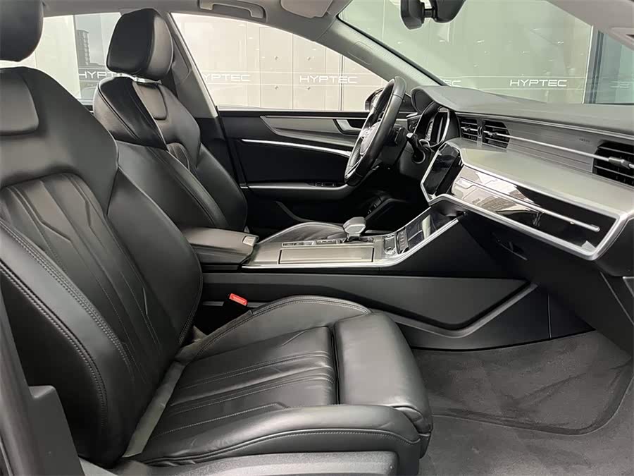 Audi A7 2020 car image #12