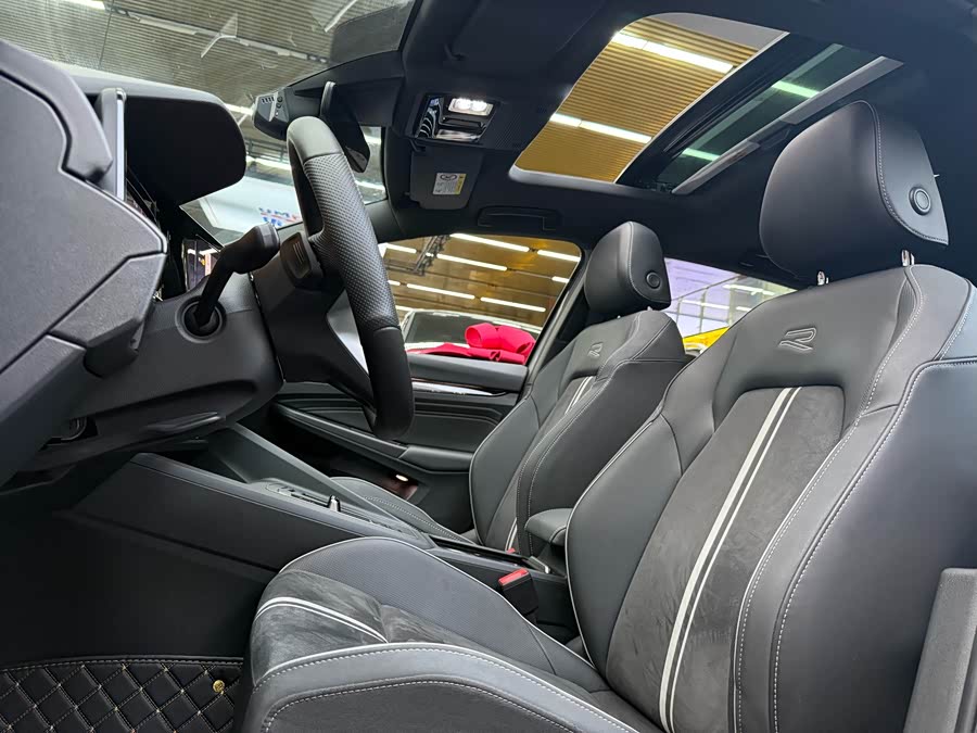 Volkswagen Golf 2022 car image #12