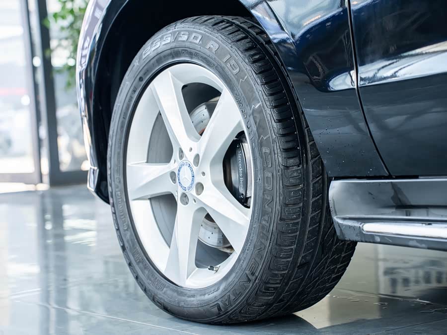 Mercedes-Benz M Class 2014 car image #12