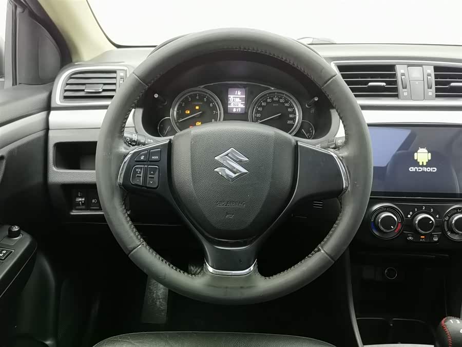 Suzuki Ciaz 2015 изображение автомобиля #12