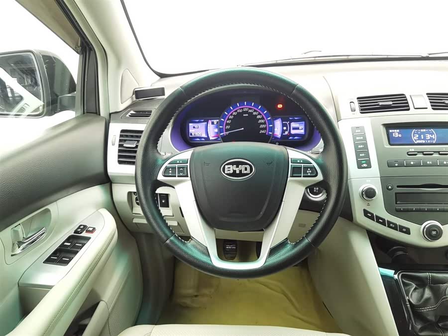 BYD S6 2014 #12 BYD S6 2014 car image #12