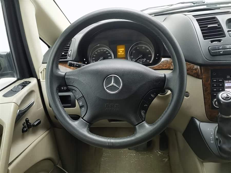 奔驰 唯雅诺 2010 汽车图片 #12