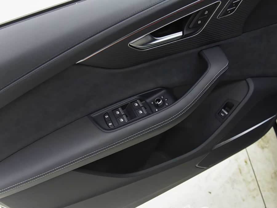 Audi SQ7 2024 изображение автомобиля #12